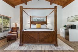 Camp Nelson Lodge Room 10