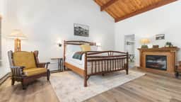 Camp Nelson Lodge Room 6