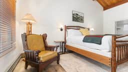 Camp Nelson Lodge Room 6