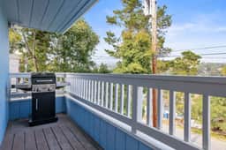 Coastal Pines Chalet by Moonstone Beach 