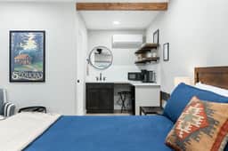 Heather RM4 Sequoia Motel AC, WiFi, Pool