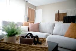 Stylish Fresno Apartment Near Fig Garden Village