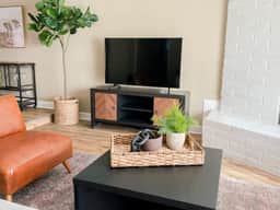 Stylish Fresno Apartment Near Fig Garden Village