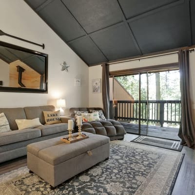 Shaver Escape! Mountain Loft Condo