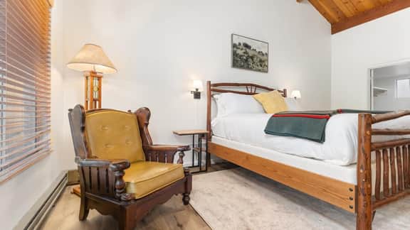 Camp Nelson Lodge Room 6