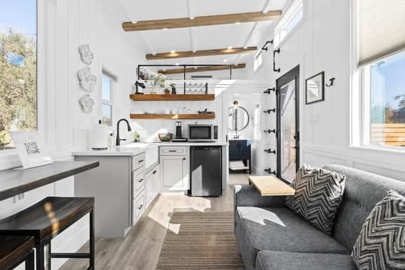 Tiny home in Lindsay with fireplace, 2 Queen lofts - Image 4