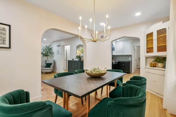 Copper Patch- Luxury Tudor 1930's home!