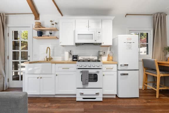Downtown Retreat w/ Pool & Spa, Near National Parks