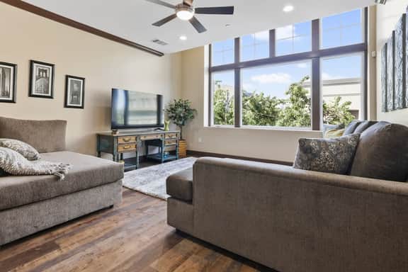 Midtown Loft 303 on Main St DT Visalia