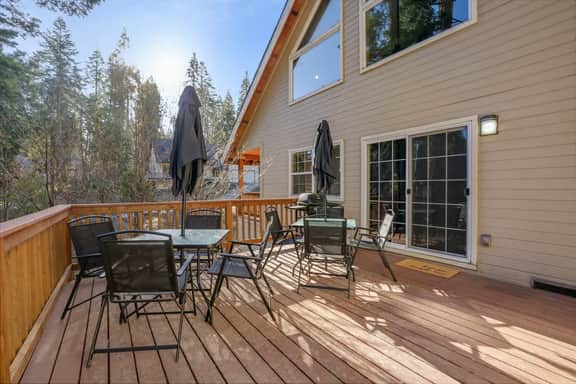 Ready for Snow Adventure? Large Deck & EV Charger