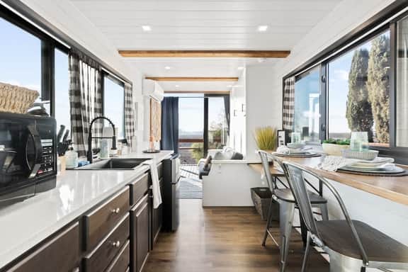 Rooftop Spa! Tiny Cargo Home, Farm Experience