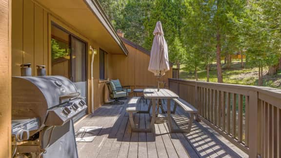Serenity Townhouse: Mountain Views, Pool &Hot Tub - Image 4