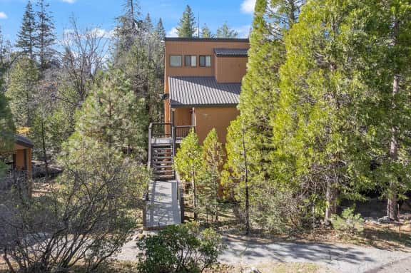 Sierra Swiss Chalet @ Bretz Mill - Pool & Spa