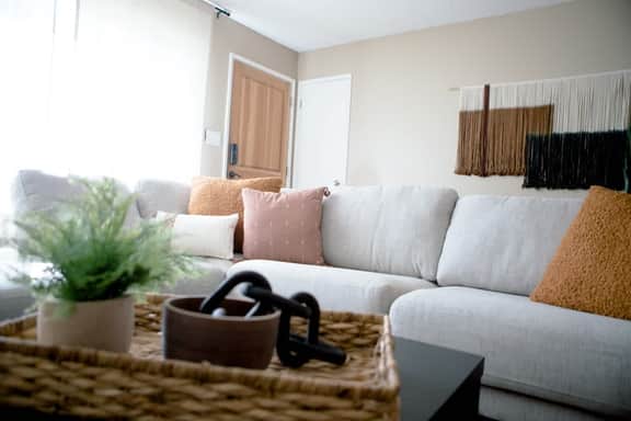 Stylish Fresno Apartment Near Fig Garden Village