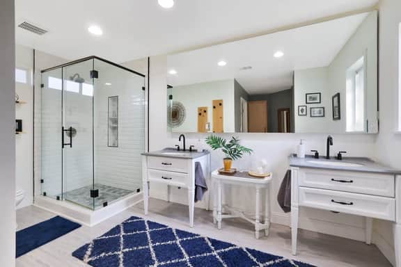 Tulare Vintage Soul House: Pet Friendly, Gym, Bar+
