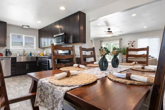Visalia Luxe CA: 3BR w/ Private Pool, BBQ, & Patio