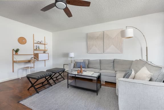 4 BDR Fresno Darling near Save Mart Center