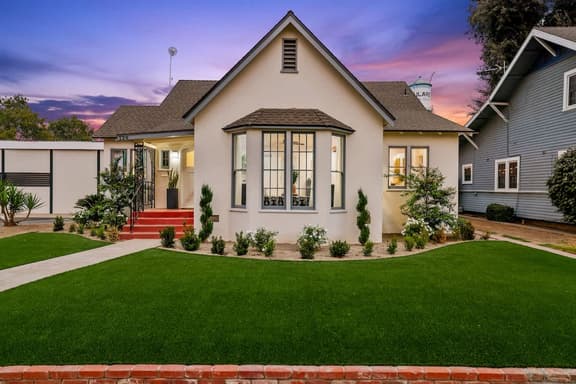 Copper Patch- Luxury Tudor 1930's home!