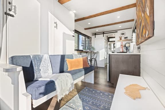 Rooftop Spa! Tiny Cargo Home, Farm Experience