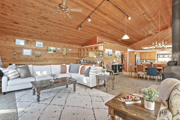 Sierra Nevada Cabin: Arcade & Jacuzzi - Image 1