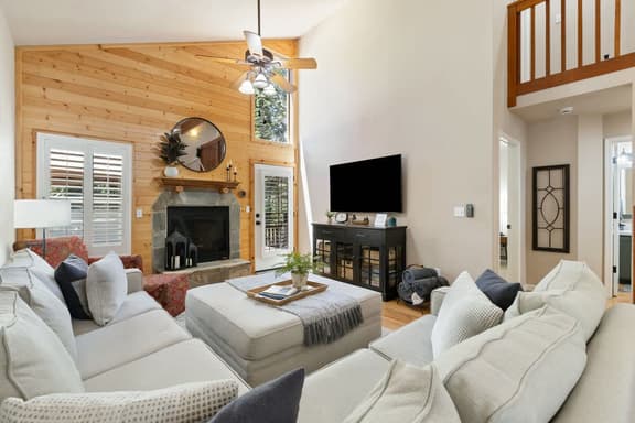 The Grizzly Pines Retreat- Deck, BBQ, Firepit+